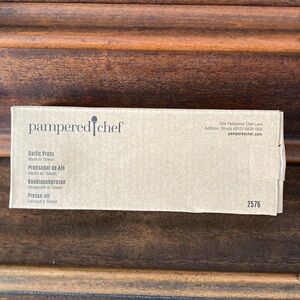 Pampered chef garlic press